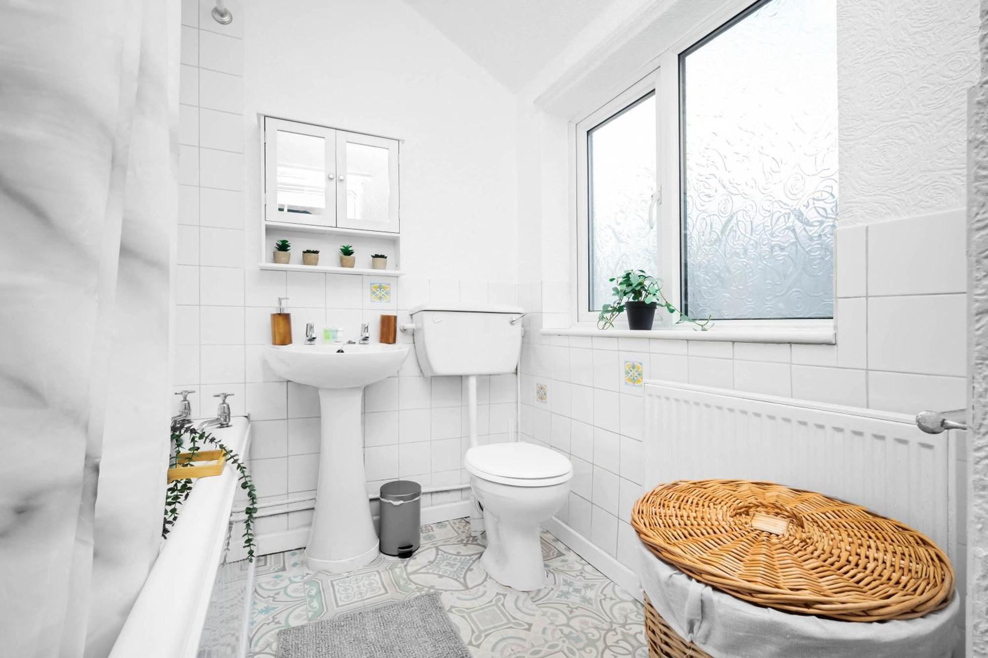 ברמינגהאם Stylish 3 Bedroom House - 6 Guests - Garden - Parking - Netflix - Wifi - 17M מראה חיצוני תמונה